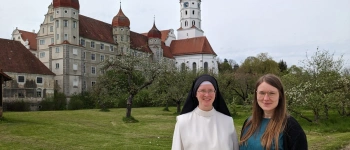 Das größte Abenteuer meines Lebens. Pia Holzschuh im Gespräch mit Sr. M. Mechthild Steiner von der Dominikanerin in Wettenhausen. Bild von den Pia Holzschuh und Sr. Mechtheld
