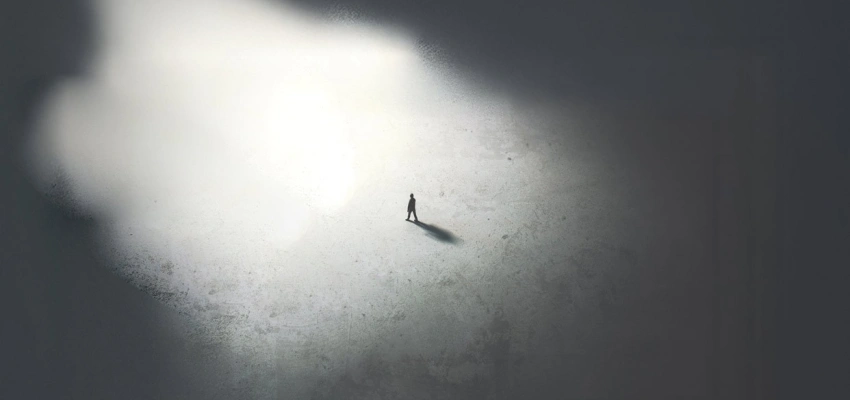 Silhouette eines einzelnen Mannes