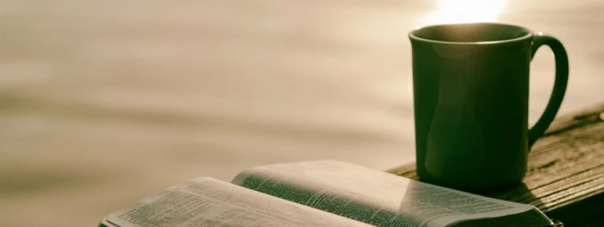 Love coffee. Love Jesus. Interview mit Flinn Schneider. Bild zum Artikel.